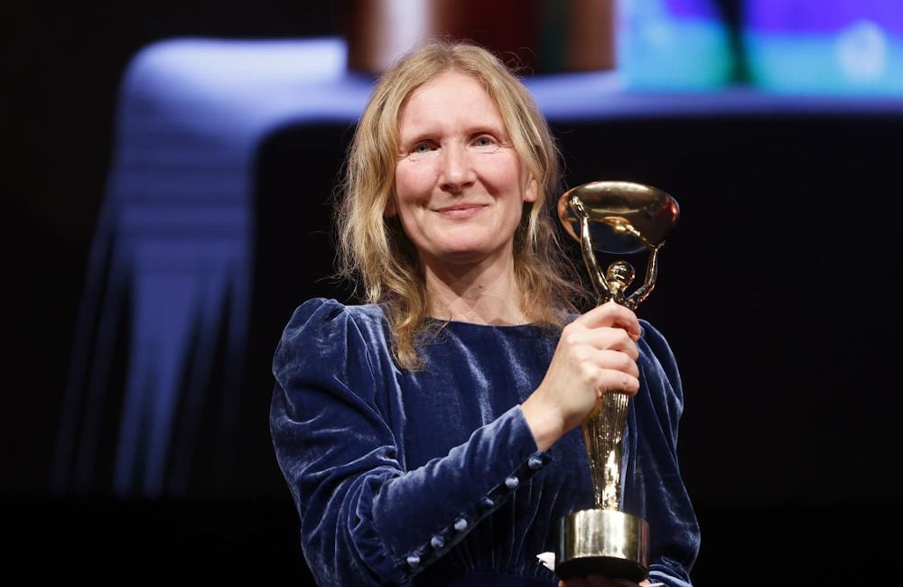 [The JRB Daily] Samantha Harvey wins the 2024 Booker Prize for her